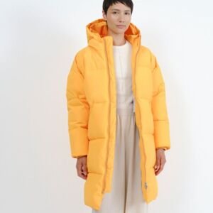 EMBASSY OF BRICKS AND LOGS - Kabát ELPHIN PUFFER COAT - SUN RISE Velikost: M